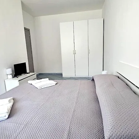 Castle View Villa Apartment *