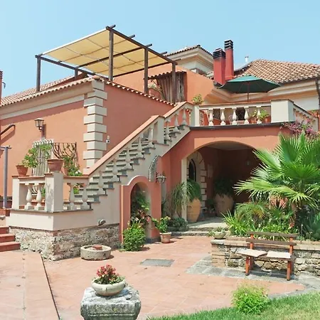 Castle View Villa Apartment *